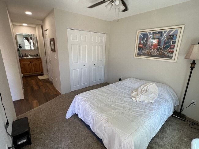 Building Photo - Newly Remodeled 1 Bedroom