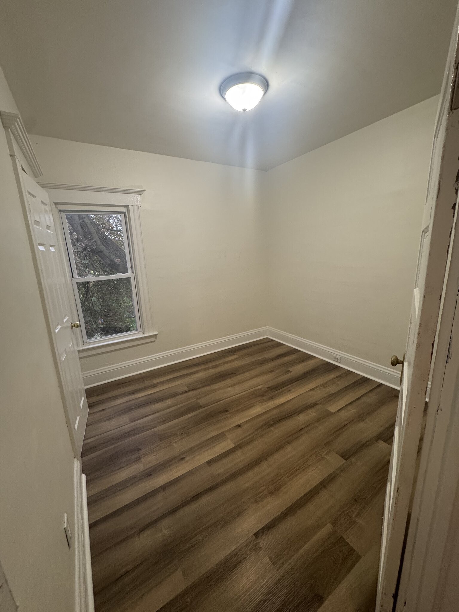 Building Photo - 606 Summit Ave