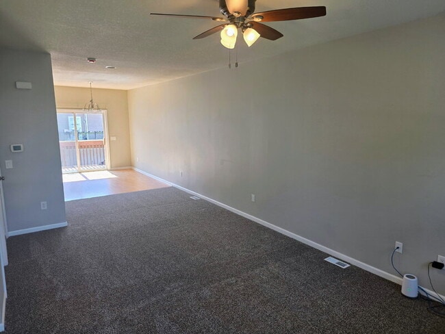 Building Photo - 4543 NE McDougal Ln