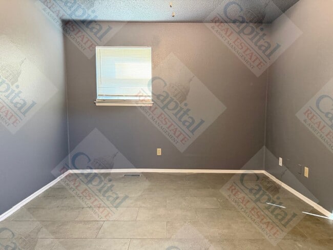 Building Photo - 804 Ranchoak Dr