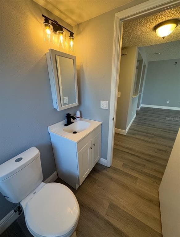 Building Photo - 8198 Fairways Cir