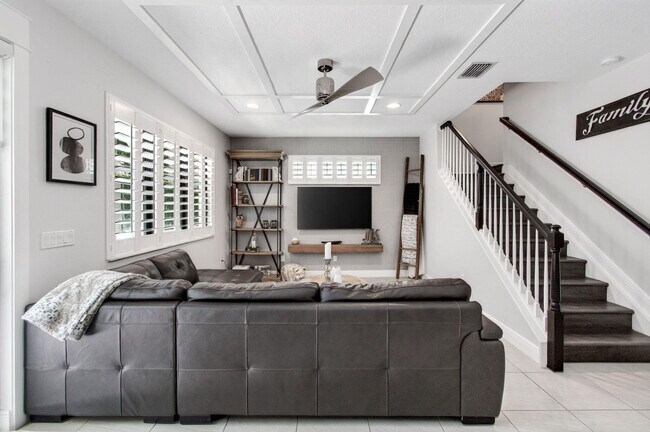 Building Photo - 622 Windward Cir S