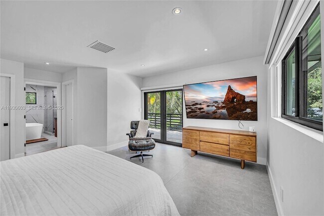 Building Photo - 11340 SW 74th Ct