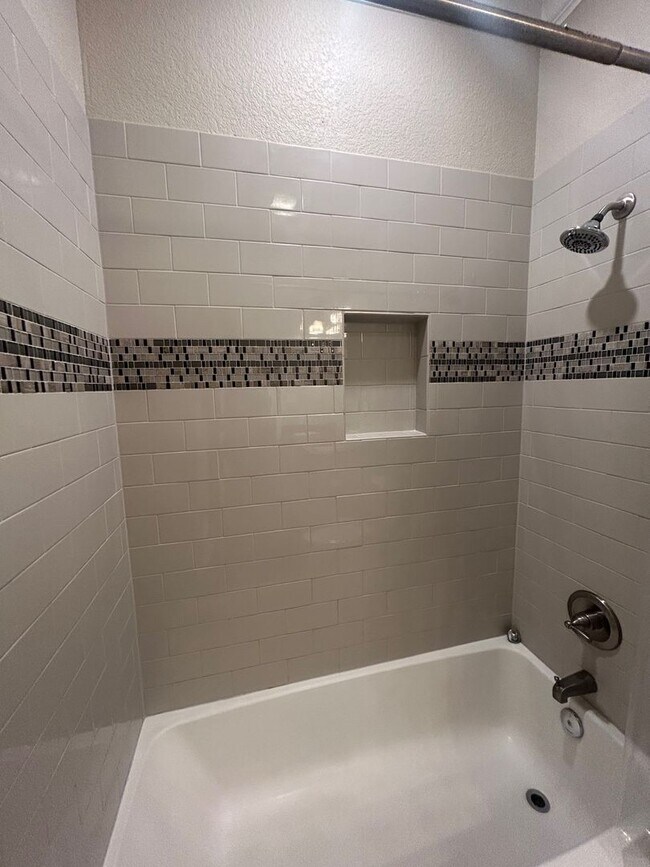 Building Photo - Beautiful Midway ISD Home