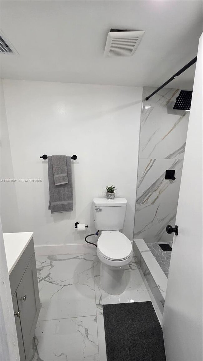 Building Photo - 7085 W Sunrise Blvd