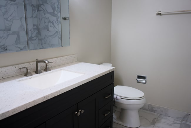 Building Photo - Wheeling, Lexington Commons 2BR/2BA 1 Garage & 2 Pools!