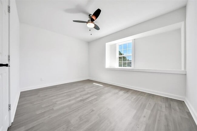Building Photo - 3206 White Sail