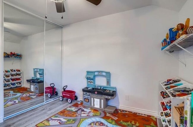 Building Photo - 1833 Camberley Ln