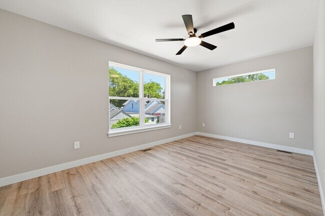 Building Photo - 4728 Walworth Ave