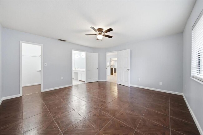 Building Photo - 8334 Crosswicks Dr