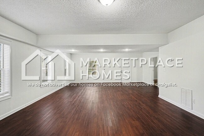 Building Photo - 205 Hunting Ct