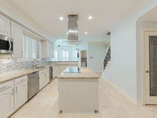 Building Photo - 20115 Echo Falls Dr