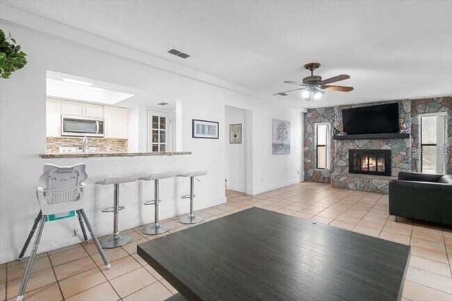 Building Photo - 2506 Bali Cir
