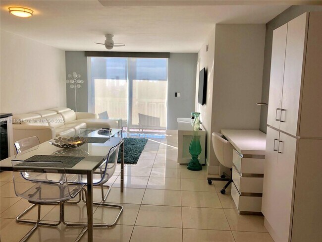 Building Photo - 401 Ocean Dr