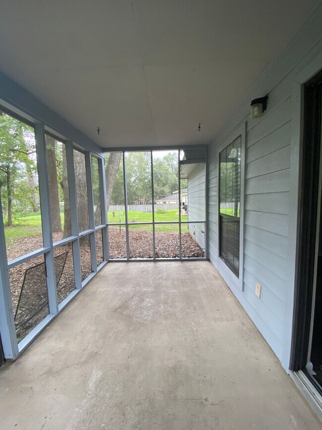 Building Photo - Spcaious home in NW Tallahassee