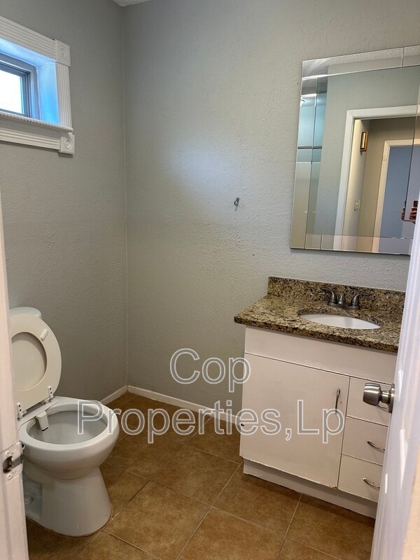 Building Photo - 8573 Echo Creek Ln