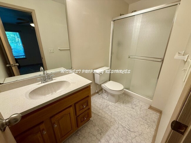 Building Photo - Highly Desired 3 Bd End Unit For Lease