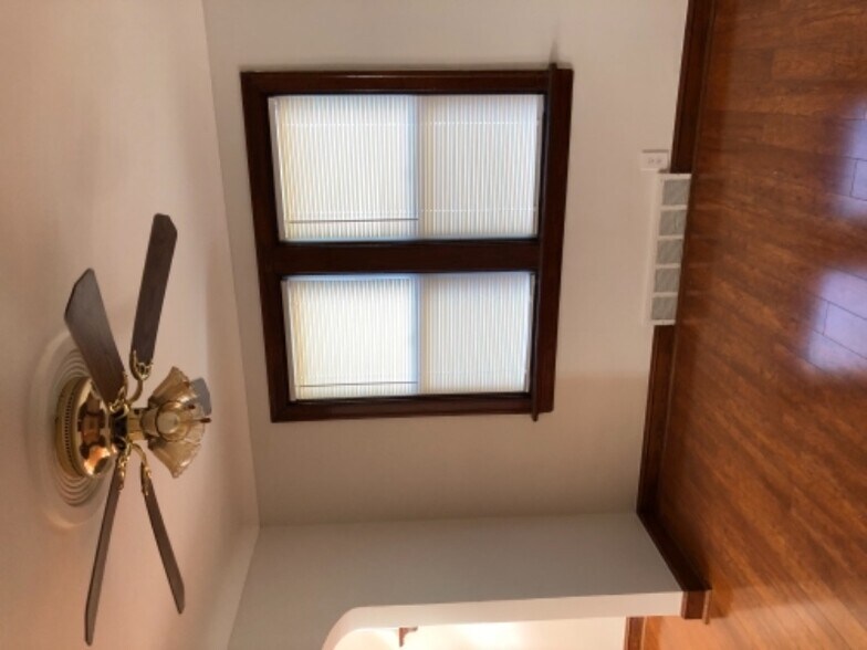 Building Photo - 8905 Lucerne Ct