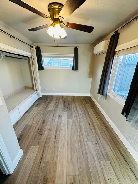 Building Photo - 1274 N Cedar St