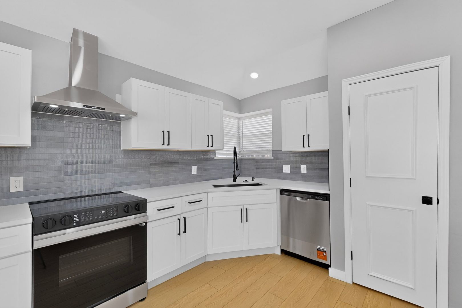 Building Photo - 2522 Larkspur Ln