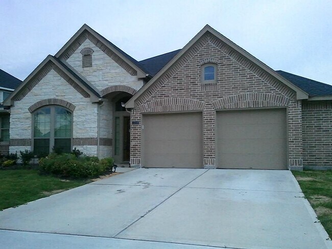 Building Photo - 13119 Sweetgum Shores Dr