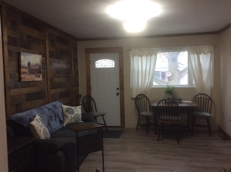 Building Photo - 39 Oakland St