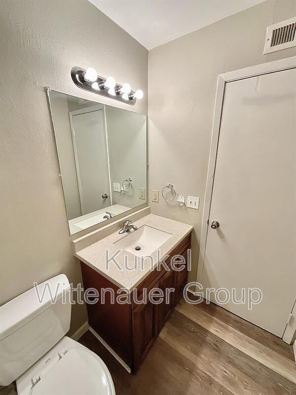 Building Photo - 1320 N 1st St