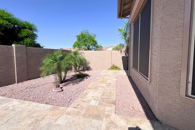 Building Photo - 3Bed/2.5 Ba House in Gated Community in No...