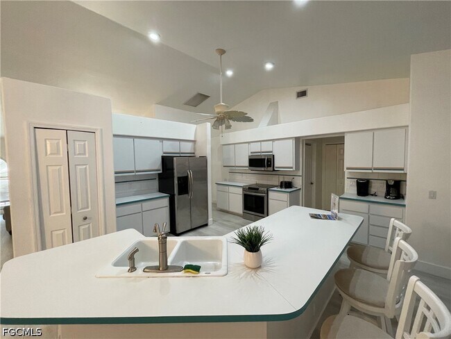 Building Photo - 12196 Matlacha Blvd