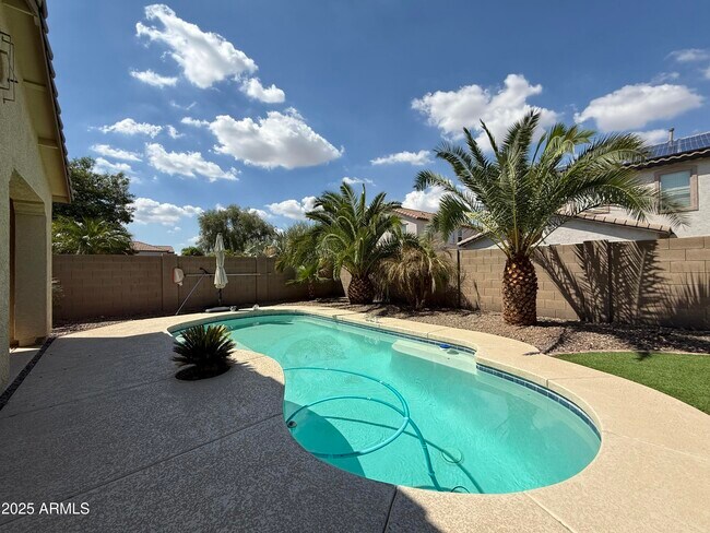 Building Photo - 22310 E Creekside Ct