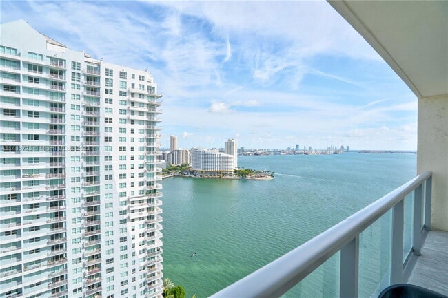 Building Photo - 1155 Brickell Bay Dr