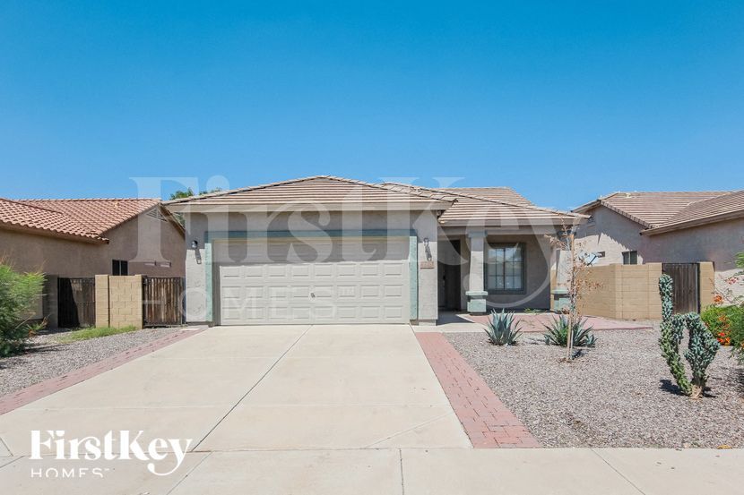 Building Photo - 390 E Yellow Wood Ave