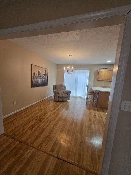 Building Photo - 252 Donna Ave