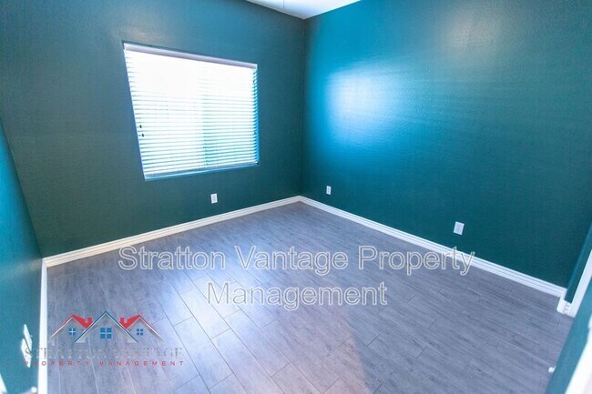 Building Photo - 4710 E Austin Ln