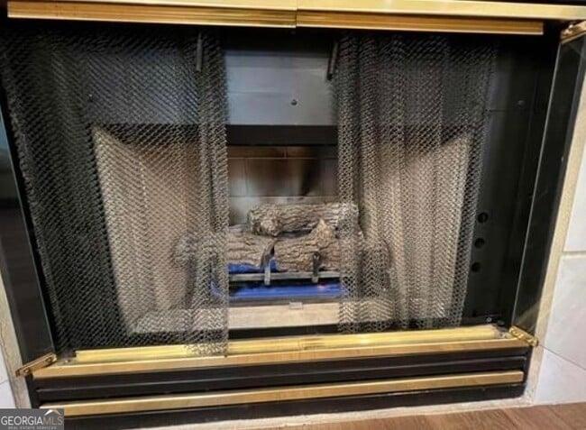 Building Photo - 504 Fallside Ct