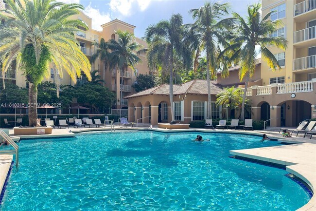 Building Photo - 19901 E Country Club Dr