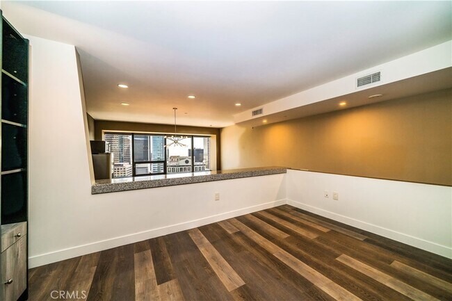 Building Photo - 1100 Wilshire Blvd