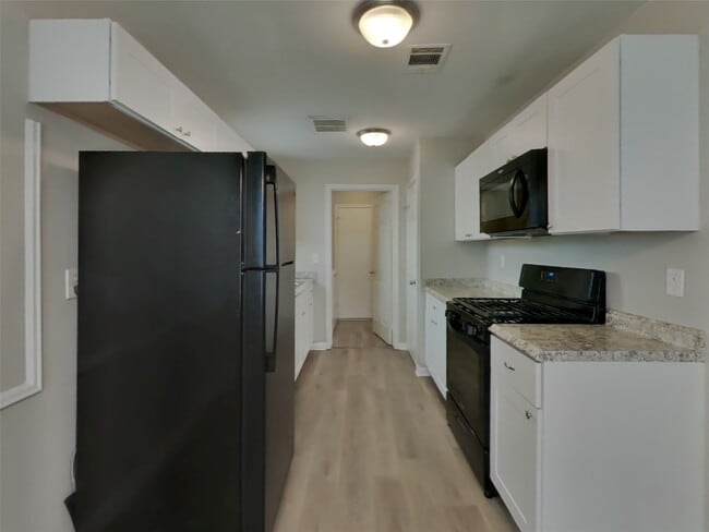 Building Photo - 3815 Shadow Trail