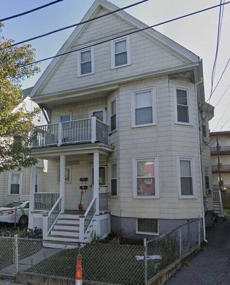 Building Photo - 35 Bradley St