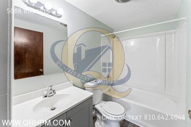 Building Photo - 5068 Roberts Dr