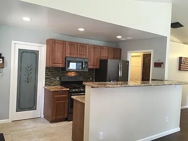 Building Photo - 770 Lovers Leap Rd