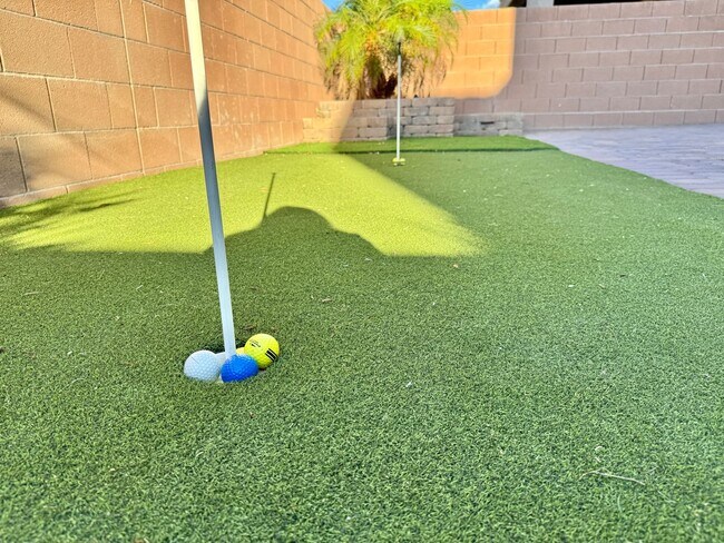 Building Photo - Newer Home with Gated Community Single Fam...