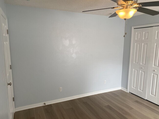 Building Photo - Beautiful Home Located In Tavares