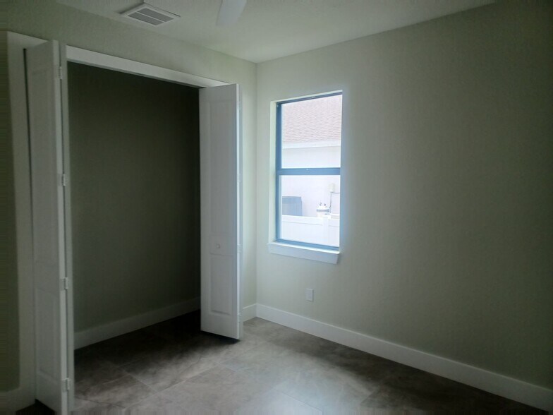 Building Photo - 1638 NW 36th Pl