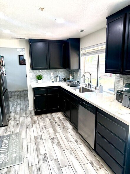 Building Photo - 15645 Isleta Ln