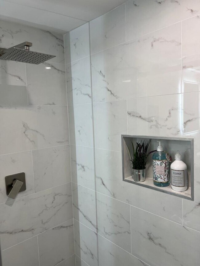 Building Photo - 7898 Eastlake Dr