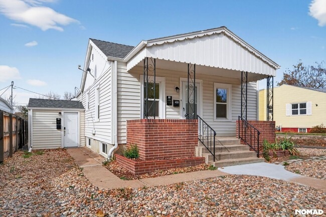 Building Photo - 4325 S Cherokee St