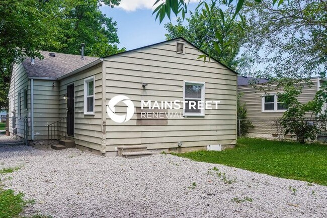 Building Photo - 4 Bedroom Pet-Friendly Home in Louisville, KY with Main Street Renewal