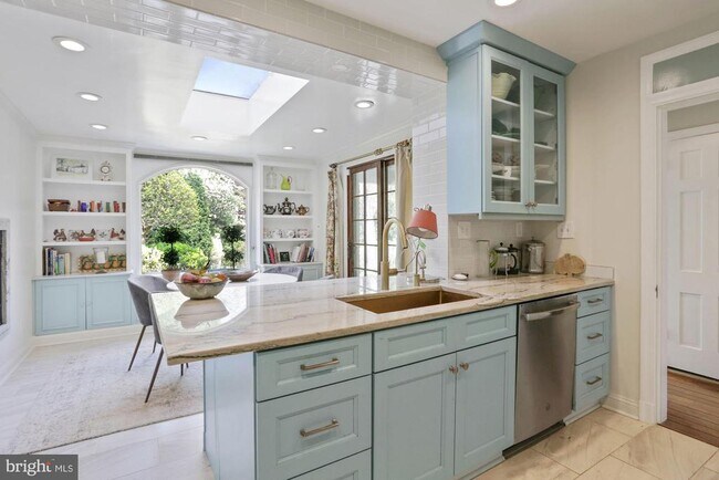 Building Photo - 3743 Upton St NW