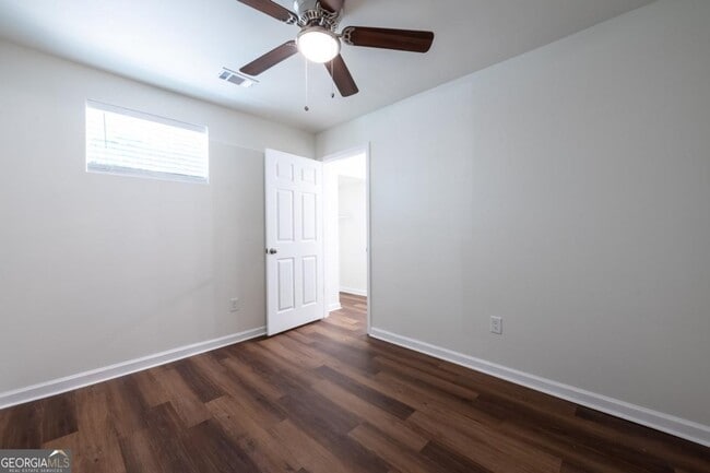 Building Photo - 452 Paines Ave NW